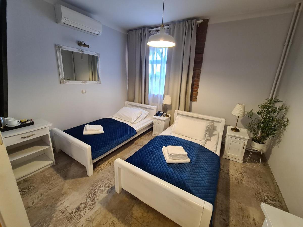 Hotel Staropolska Tomaszów Lubelski Esterno foto