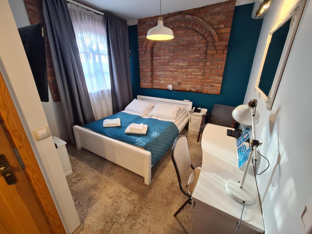 Hotel Staropolska Tomaszów Lubelski Esterno foto