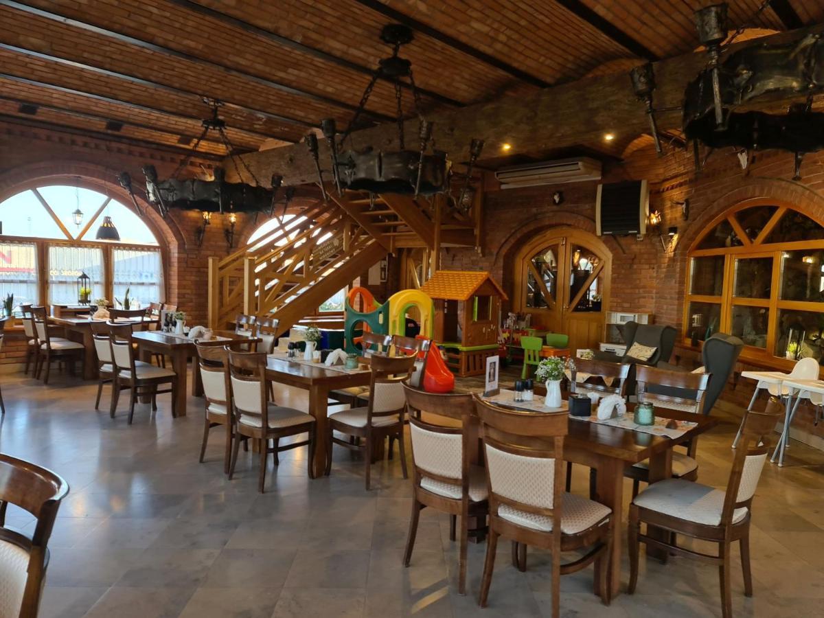 Hotel Staropolska Tomaszów Lubelski Esterno foto