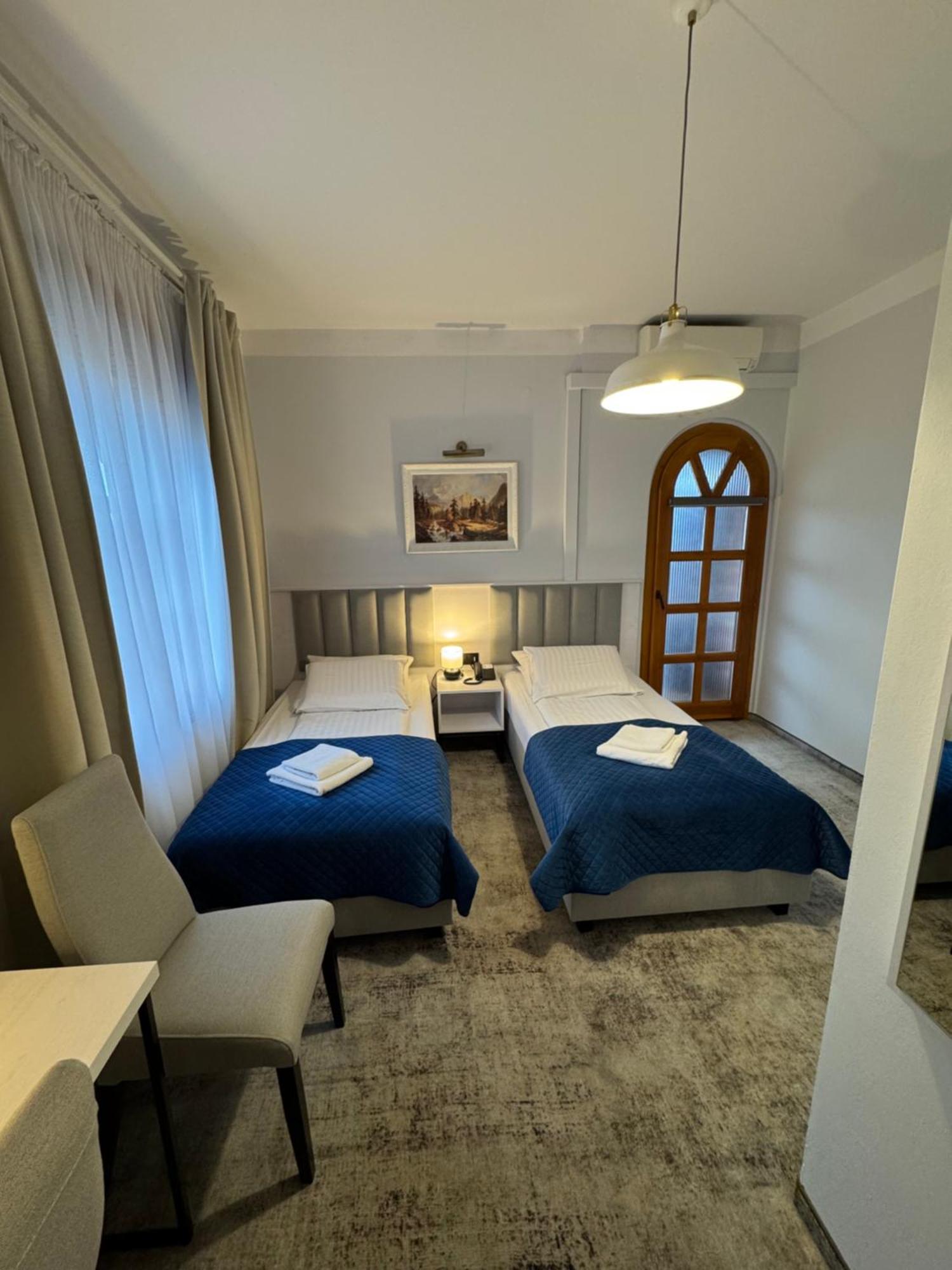 Hotel Staropolska Tomaszów Lubelski Esterno foto