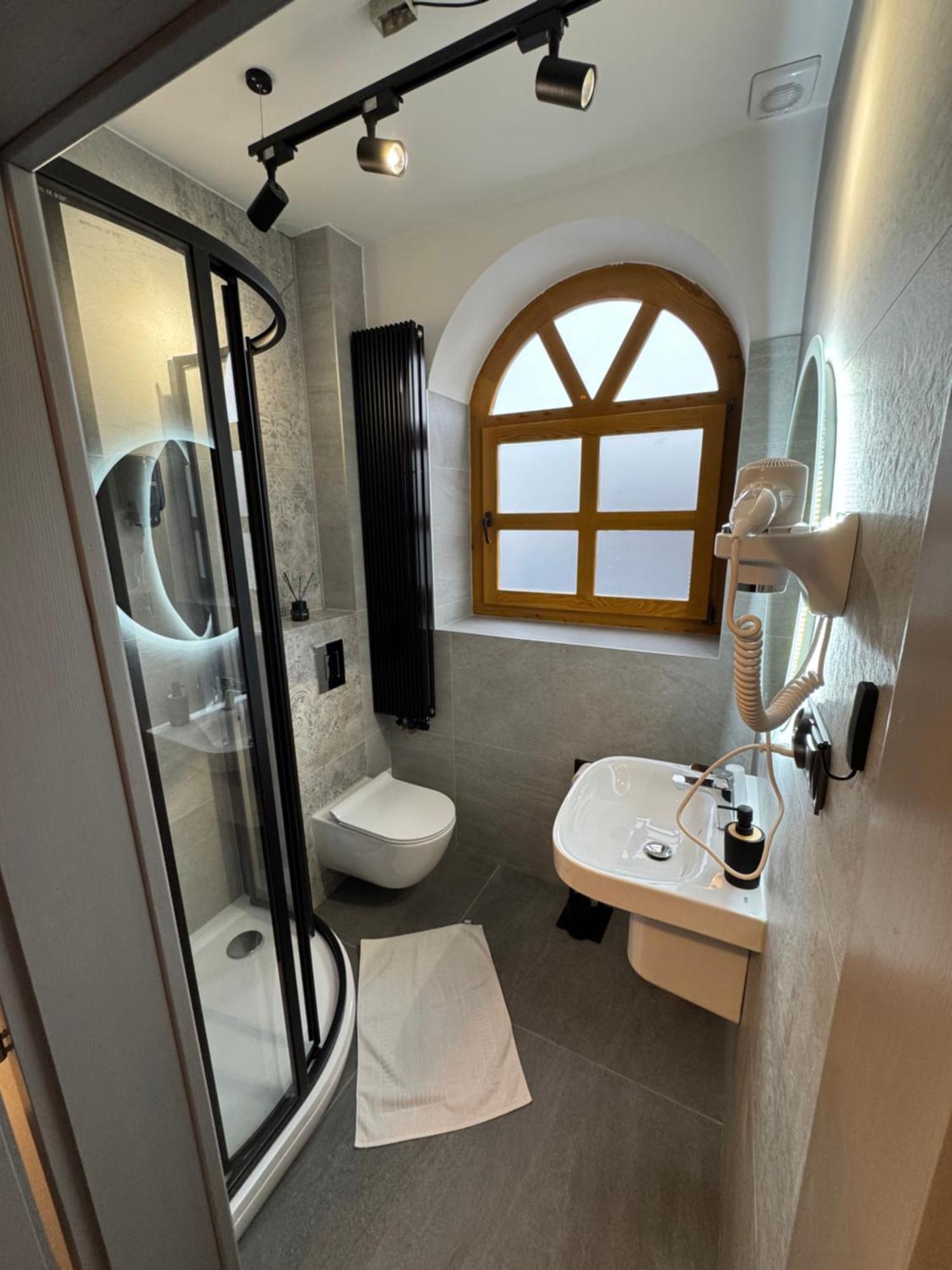 Hotel Staropolska Tomaszów Lubelski Esterno foto