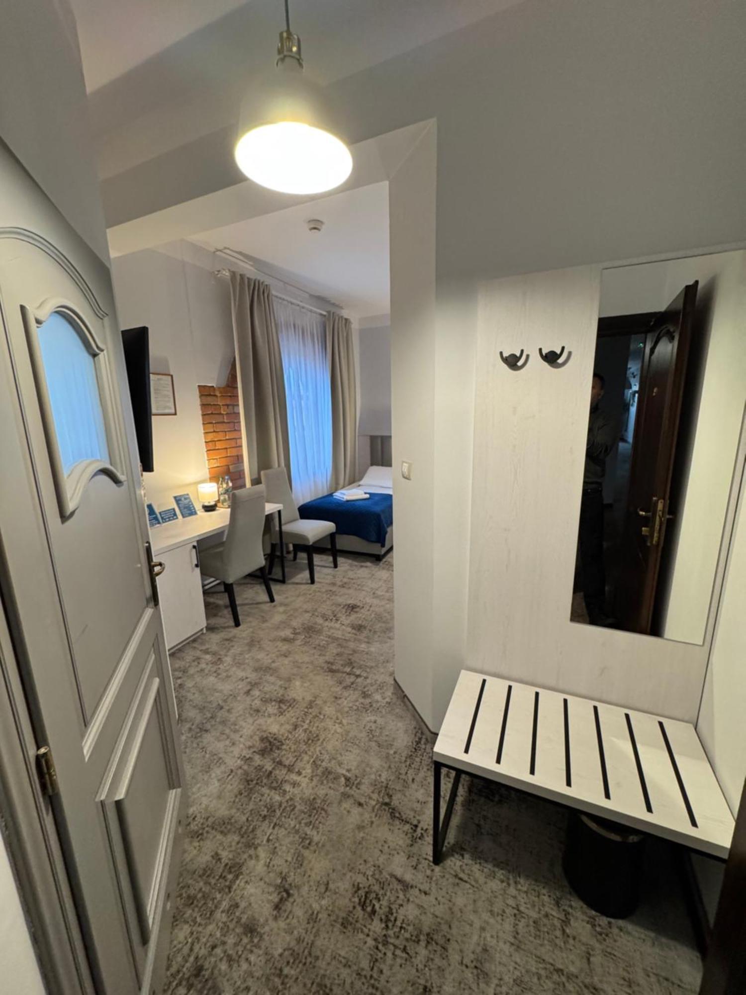 Hotel Staropolska Tomaszów Lubelski Esterno foto