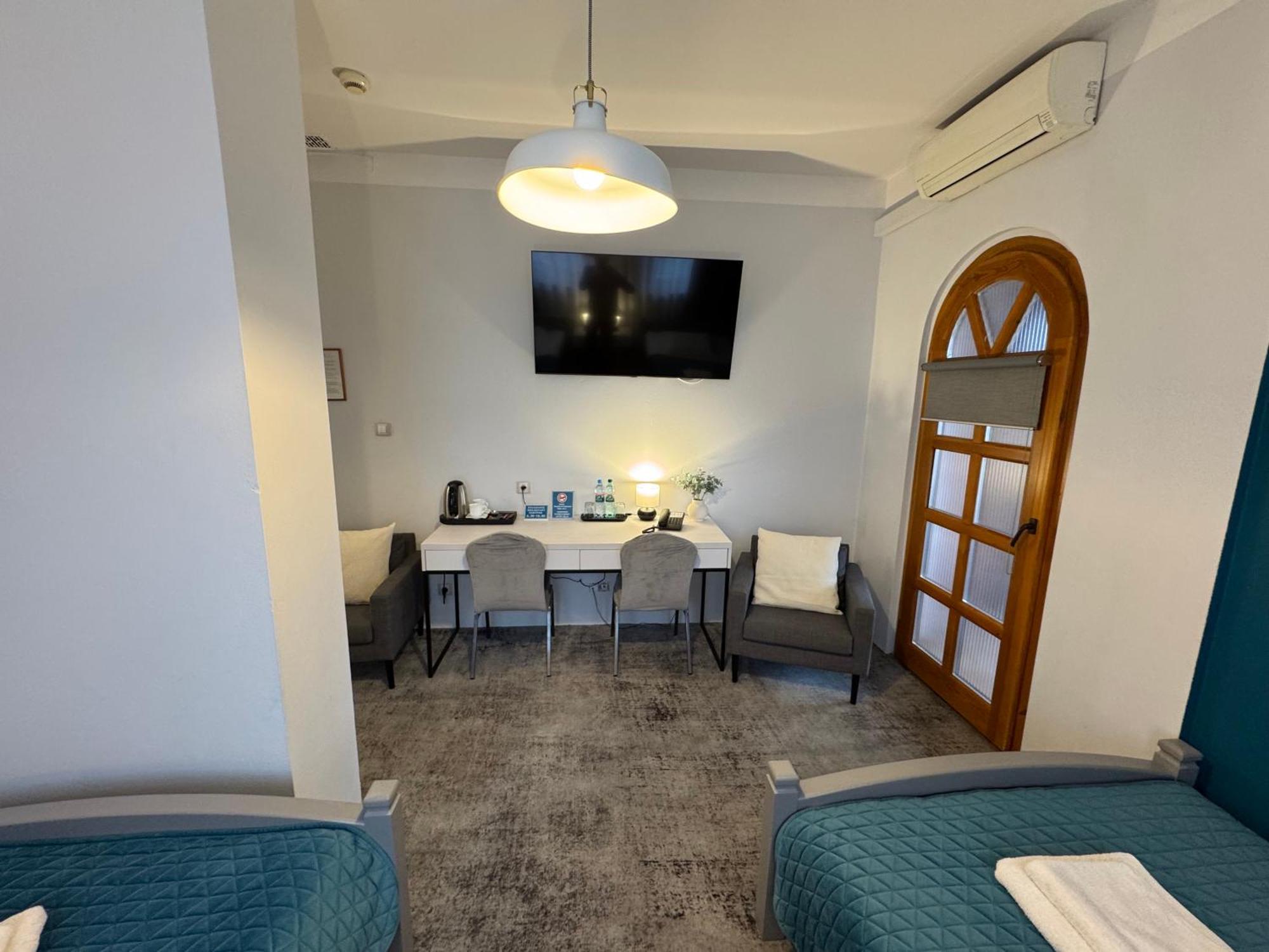 Hotel Staropolska Tomaszów Lubelski Esterno foto